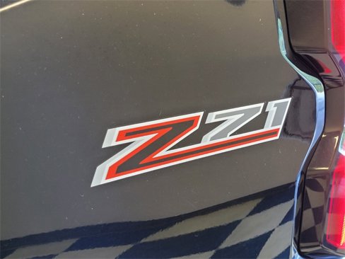 Used 2023 Chevrolet Colorado Z71 w/ Z71 Convenience Package 2 image 8