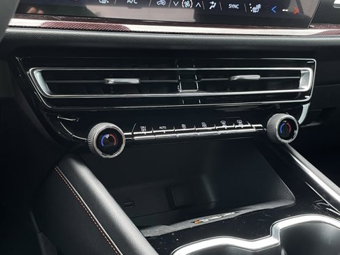 New 2026 Chevrolet Traverse Z71 w/ Driver Confidence Package image 21