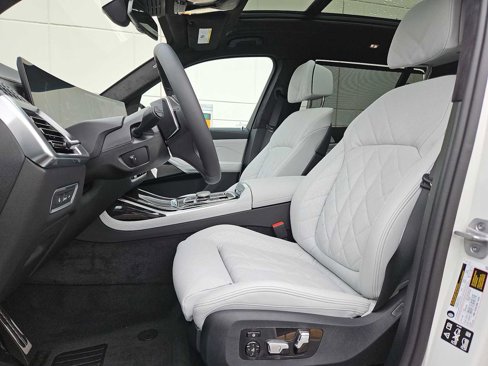 New 2026 BMW X6 M60i image 17
