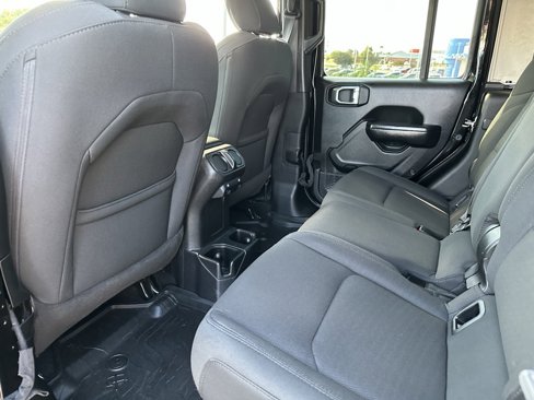 Used 2021 Jeep Gladiator Sport image 15