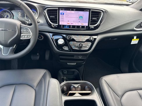 New 2026 Chrysler Pacifica Select image 20