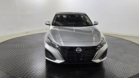 Used 2023 Nissan Altima 2.5 SL image 2
