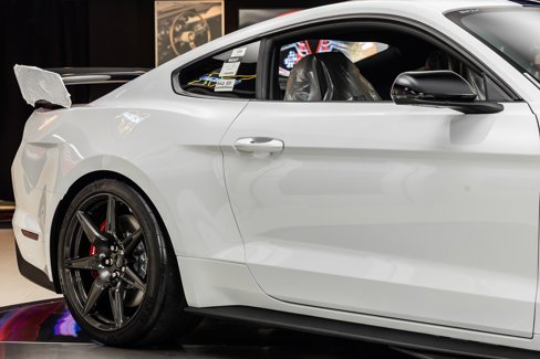 Used 2021 Ford Mustang Shelby GT500 w/ Carbon Fiber Track Pack image 22