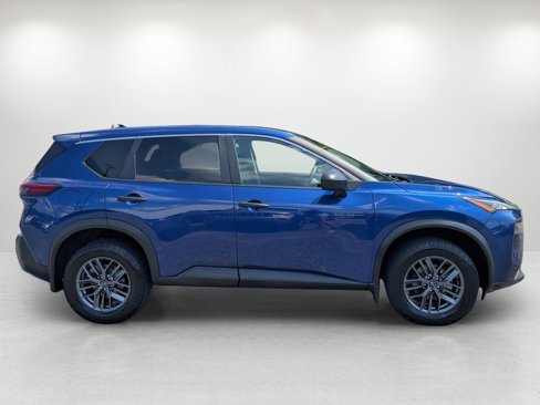 Used 2023 Nissan Rogue S image 4