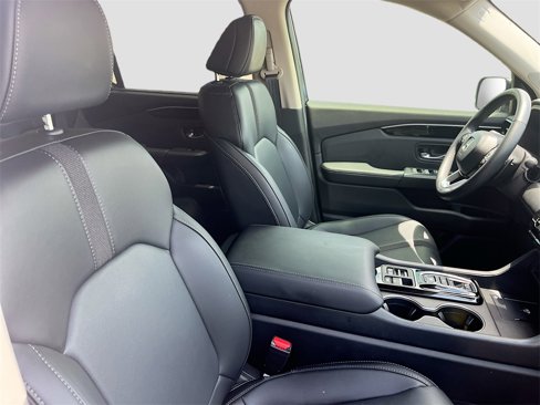 Used 2025 Honda Pilot Touring image 31