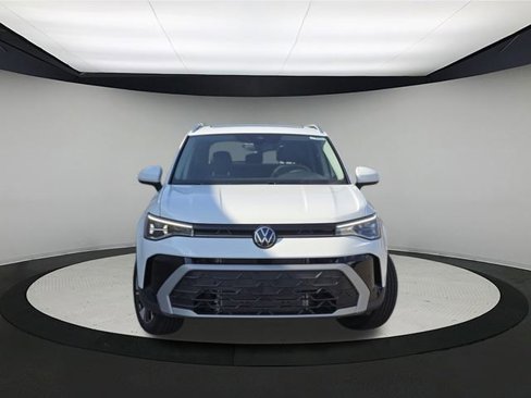 New 2025 Volkswagen Taos SE image 2