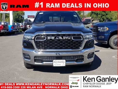 New 2026 RAM 1500 4x4 Crew Cab image 3