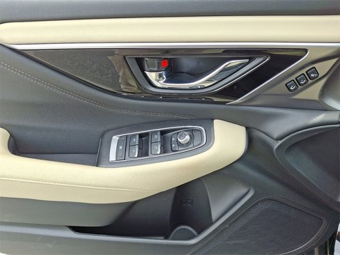 Certified 2025 Subaru Outback Limited image 13