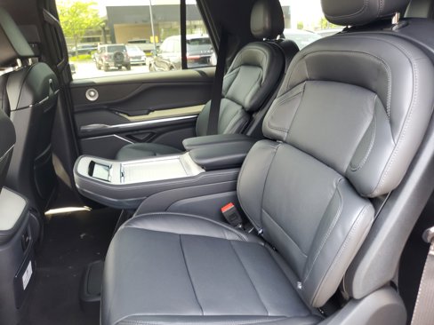 New 2025 Lincoln Navigator Reserve w/ Jet Appearance Package image 30