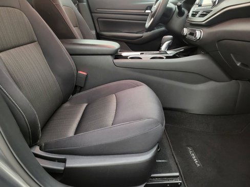 Used 2024 Nissan Altima 2.5 SV image 31