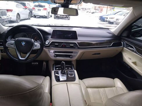 Used 2016 BMW 750i xDrive image 16