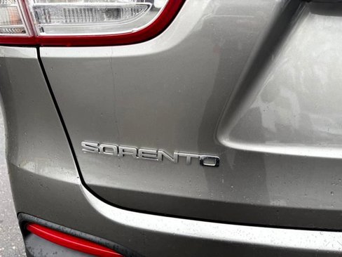 Used 2017 Kia Sorento EX image 32