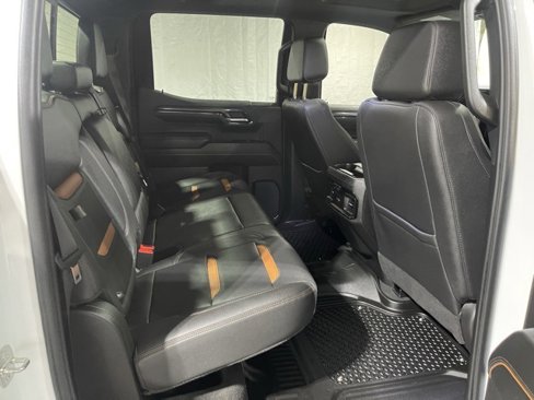 Used 2024 GMC Sierra 1500 AT4 w/ Technology Package image 27