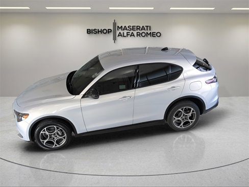 New 2025 Alfa Romeo Stelvio Sprint image 16