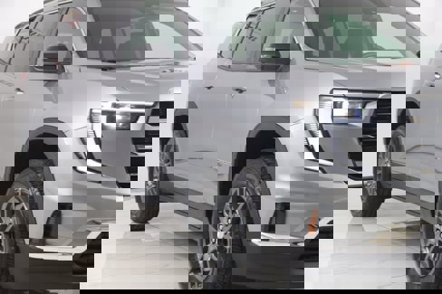 Used 2025 GMC Acadia Elevation image 40