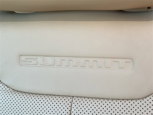 New 2025 Jeep Grand Cherokee Summit image 13