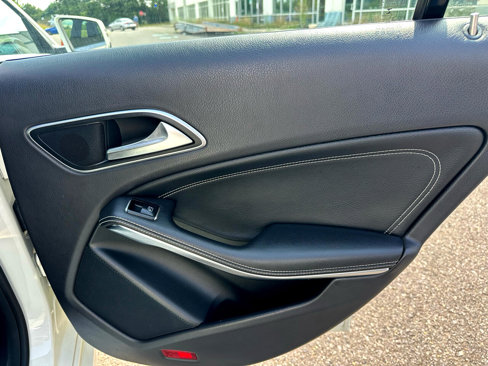 Used 2014 Mercedes-Benz CLA 250 image 11