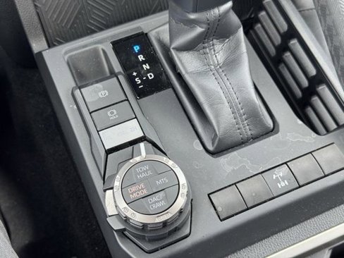 Certified 2025 Toyota Tacoma TRD Off-Road image 22