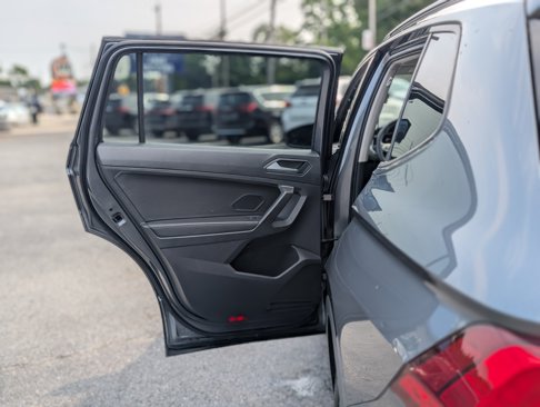 Used 2022 Volkswagen Tiguan S image 28