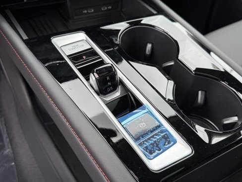 New 2025 Volkswagen Atlas Peak Edition SE image 19