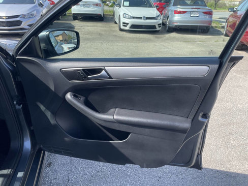 Used 2018 Volkswagen Jetta SE image 13