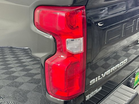 Used 2024 Chevrolet Silverado 1500 RST w/ Z71 Off-Road Package image 35