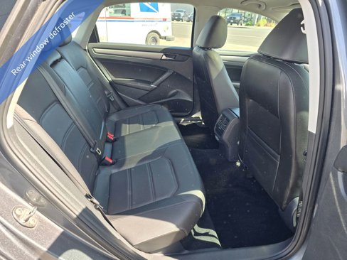 Used 2022 Volkswagen Passat 2.0T SE image 14