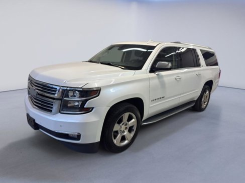 Used 2016 Chevrolet Suburban LTZ image 3