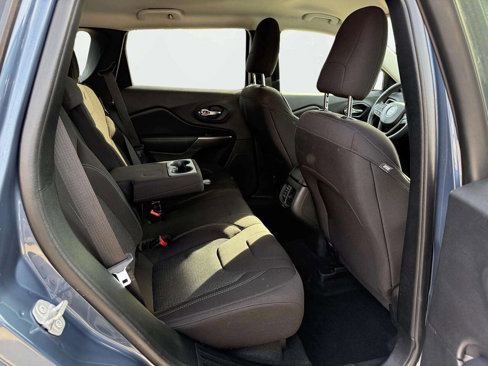 Used 2020 Jeep Cherokee Latitude image 14