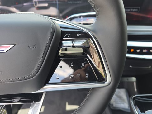 New 2026 Cadillac Lyriq V image 32