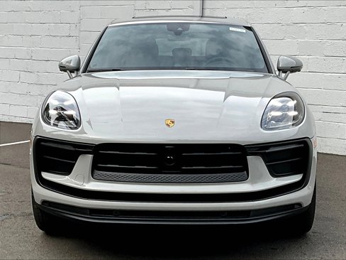 New 2026 Porsche Macan image 21