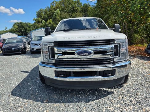 Used 2017 Ford F250 XLT image 2