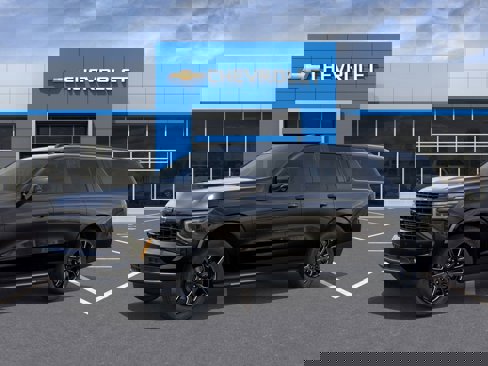 New 2026 Chevrolet Suburban RST image 2