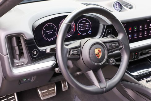 Used 2024 Porsche Cayenne Coupe image 28