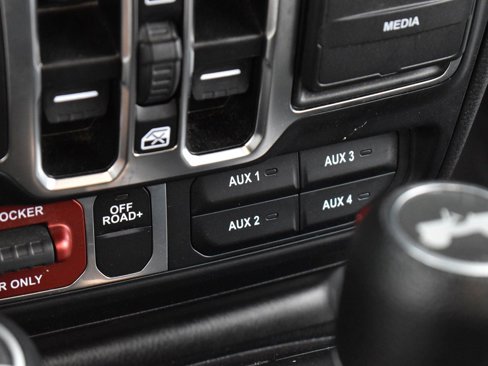 Used 2024 Jeep Wrangler Willys image 24