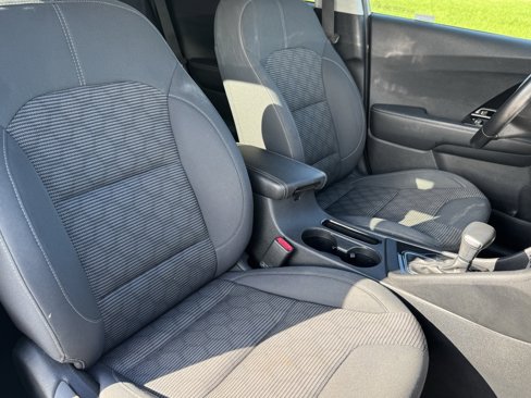 Used 2022 Kia Niro LXS image 17