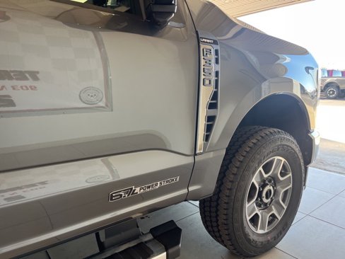 New 2026 Ford F350 4x4 Crew Cab Super Duty image 4