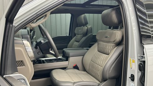 Used 2025 Ford F450 Platinum w/ Platinum Plus Package image 35