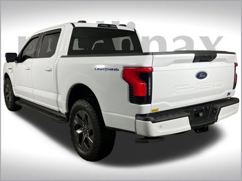 Used 2023 Ford F150 Lightning XLT image 12
