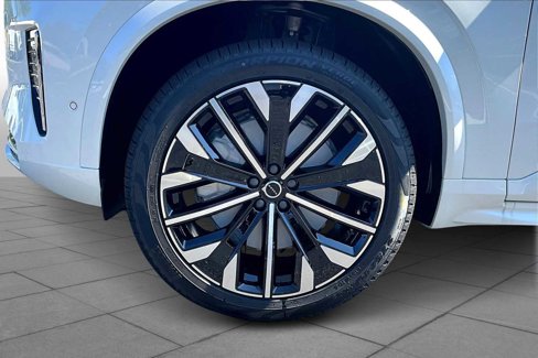 New 2026 Volvo XC90 B5 Plus image 15