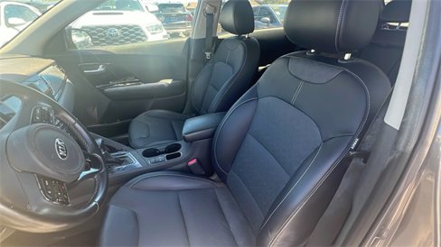 Used 2017 Kia Niro EX image 13
