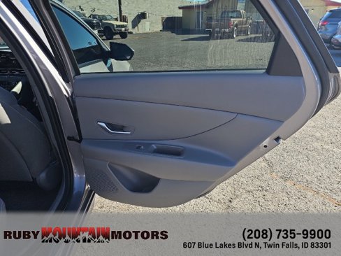 Used 2024 Hyundai Elantra SEL image 21