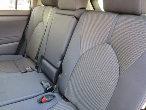 New 2025 Toyota Highlander LE image 19