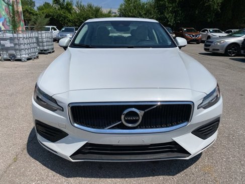 Used 2020 Volvo S60 T5 Momentum image 2
