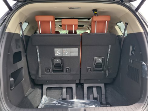 New 2026 Kia Carnival SX image 7