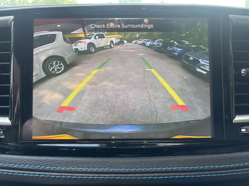 Used 2021 Chrysler Pacifica Touring-L image 13
