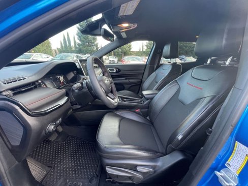 Used 2025 Jeep Compass Trailhawk image 25