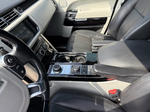 Used 2016 Land Rover Range Rover HSE image 19