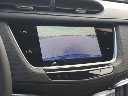 New 2025 Cadillac XT6 Luxury image 14