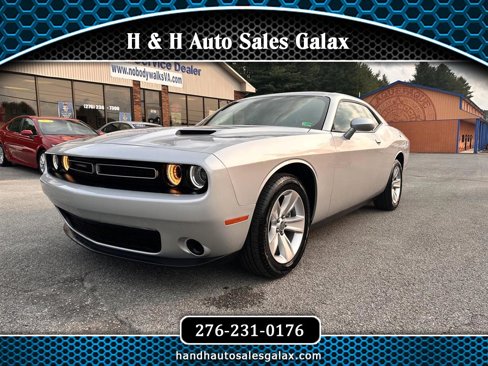 Used 2023 Dodge Challenger SXT image 1